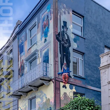 Stokes Croft City View Apartment With Workspace