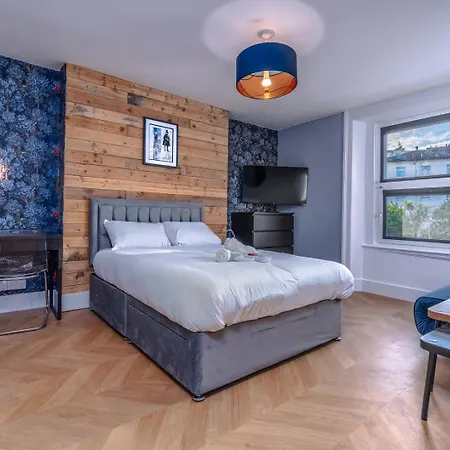 Stokes Croft City View Apartment With Workspace *