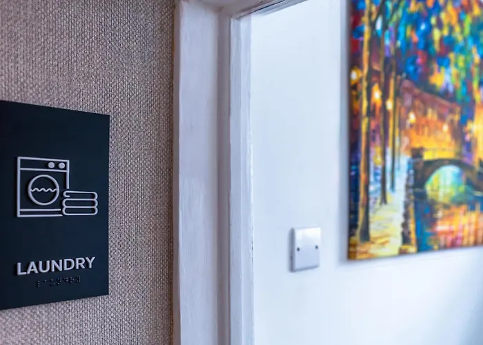 Stokes Croft Views, Quiet Sleep, Desk Apartment Bristol