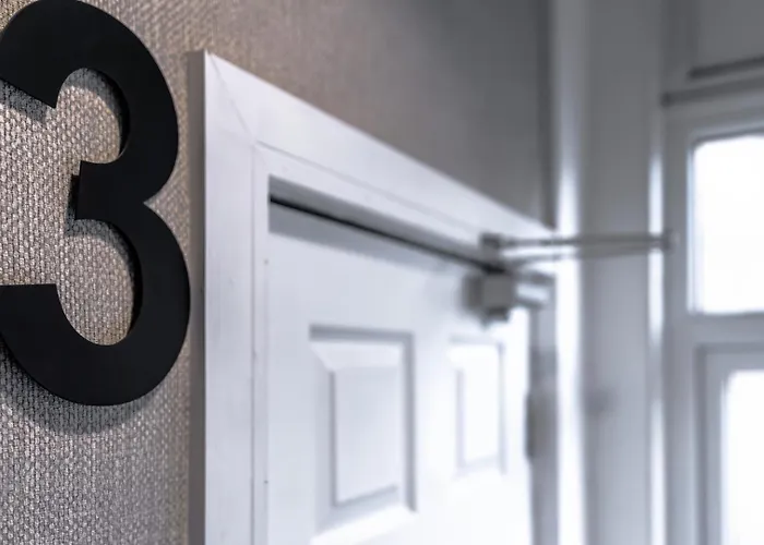 Stokes Croft Views, Quiet Sleep, Desk Apartment Bristol