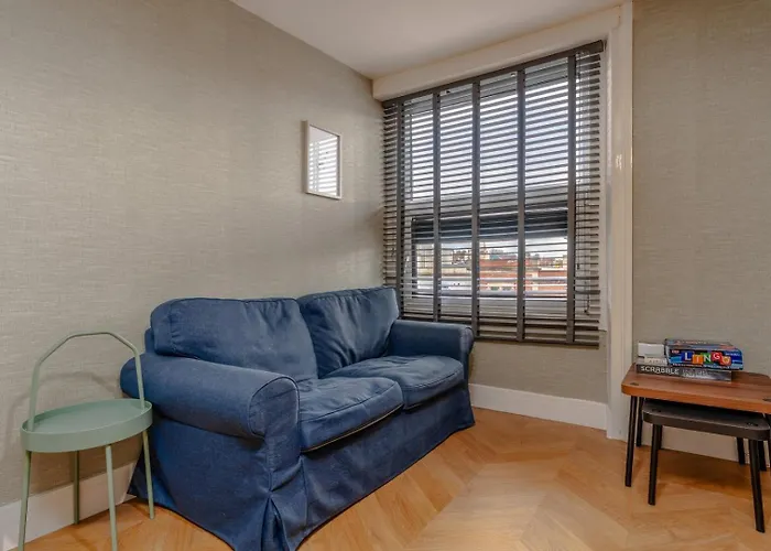 Stokes Croft Views, Quiet Sleep, Desk * Bristol