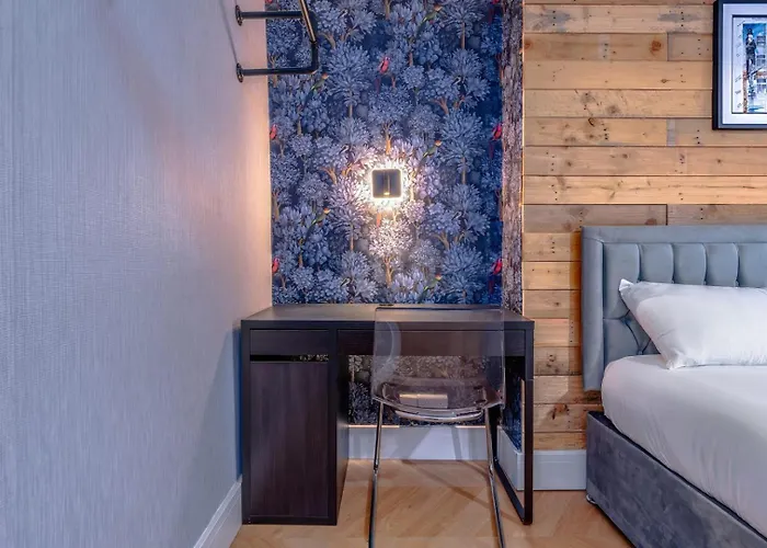 View Flat, Quiet Bedroom, Work Ready Desk Apartman Bristol